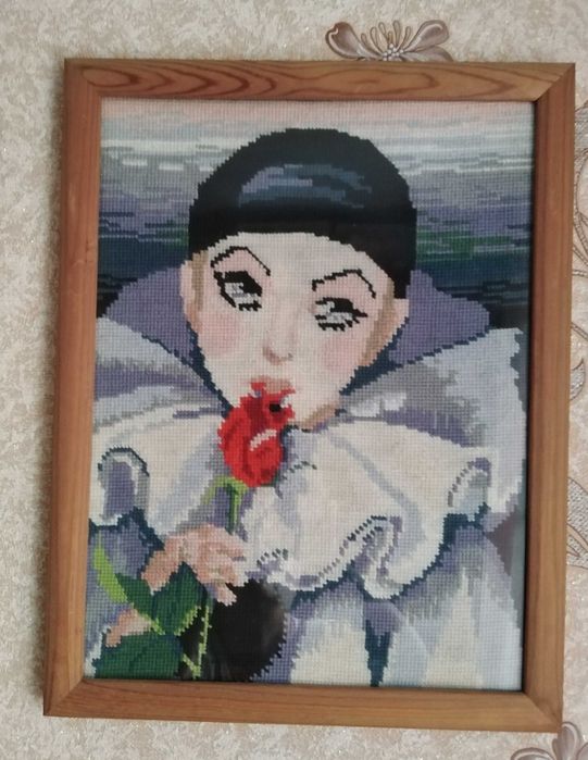 Вышитые картины.