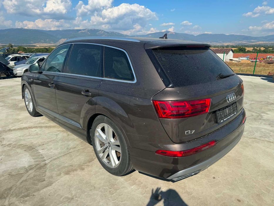 Ауди Q7 2019 година