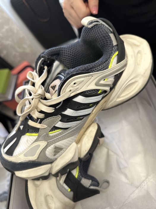 Продается кроссовки 38 размера