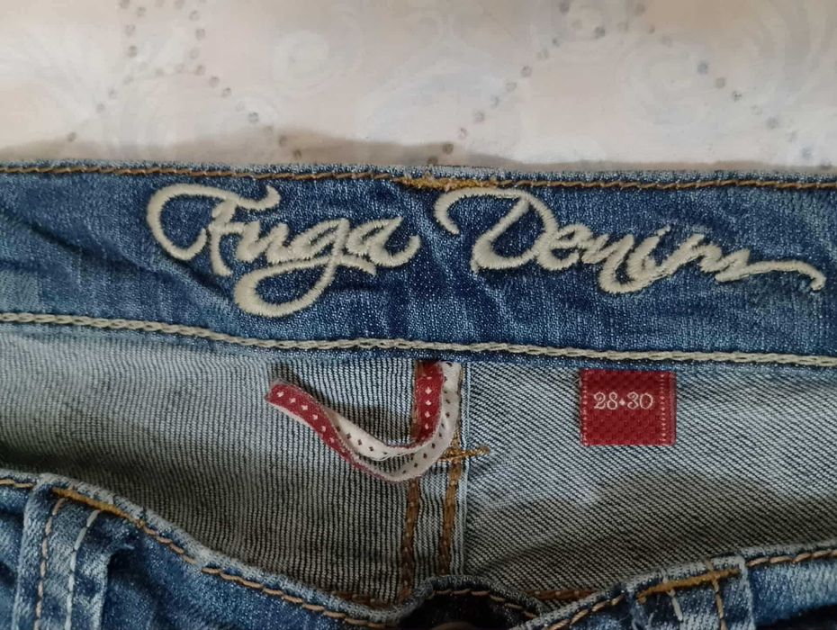 Ефектни дънки FUGA Denim - с изтъркан ефект, 27 лева, размер С/M