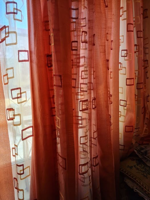 Продам шторы на окно