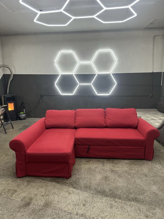 Coltar extensibil cu lada de depozitare si perne