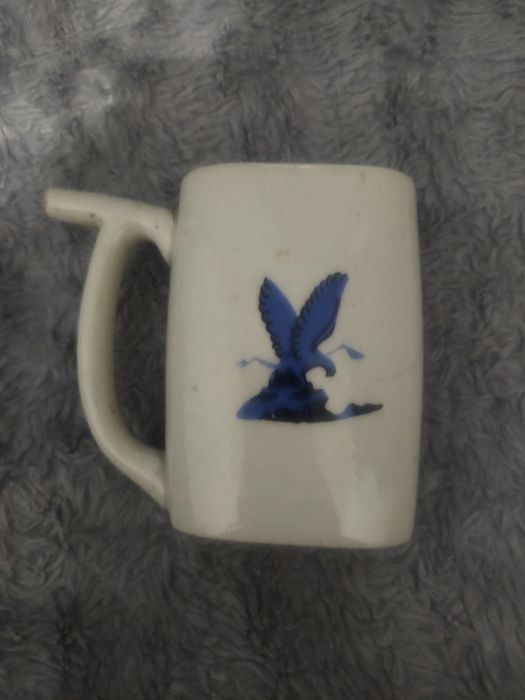 Поильник,- фарфор.