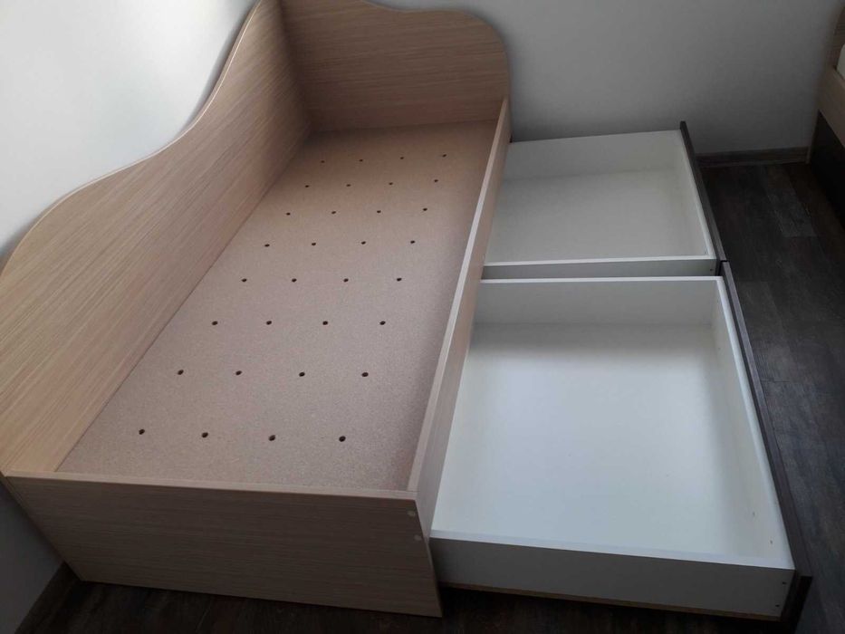 Легла с матраци 2 броя