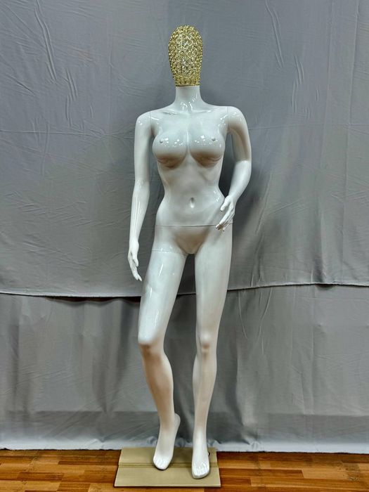 Манекены и вешалки оптим maniken veshillka