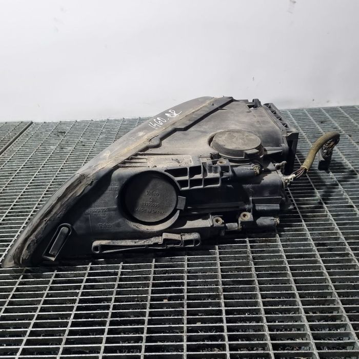 Far Dreapta Volkswagen Touareg 7L 2003 - 2006 SUV 4 Usi (1460) Xenon