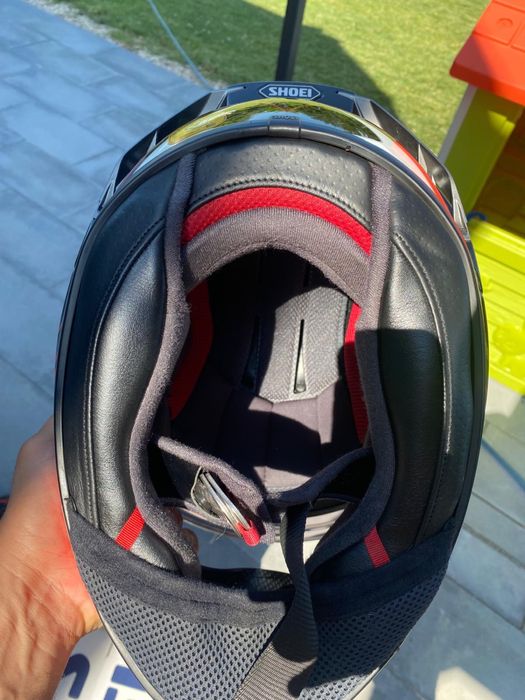 Каска в перфвктно състояние с фотохроматичвн визьор