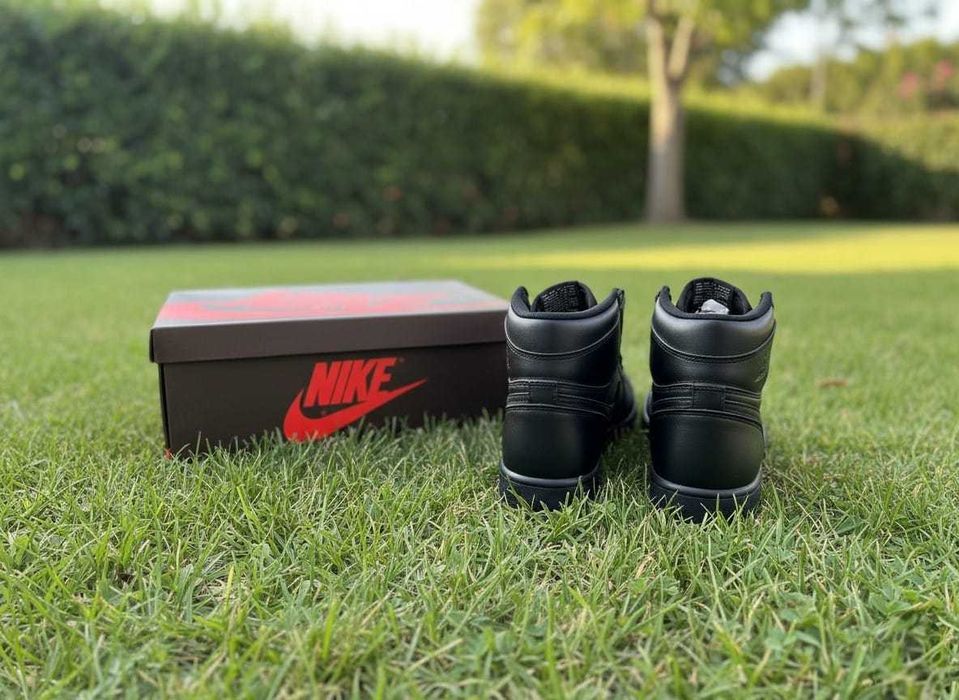 Adidasi Jordan 1 High Triple Black - Full Box