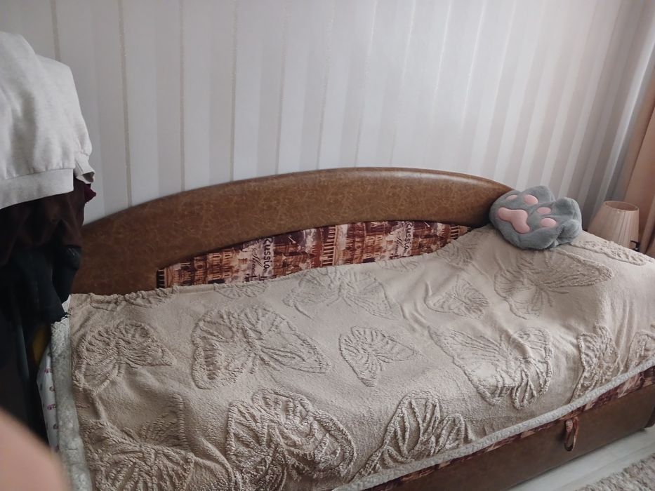 продам тахту в хорошем состоянии