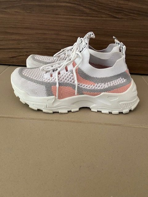 Кецове и маратонки 38 номер