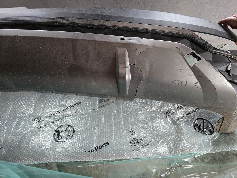 Бампер оригинал