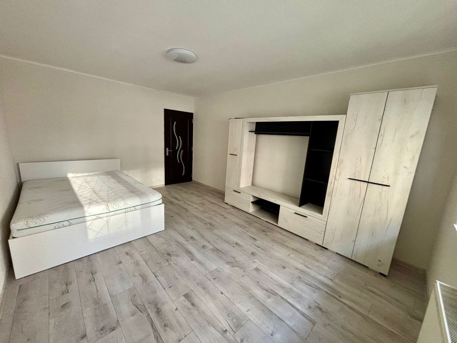 Garsoniera de închiriat