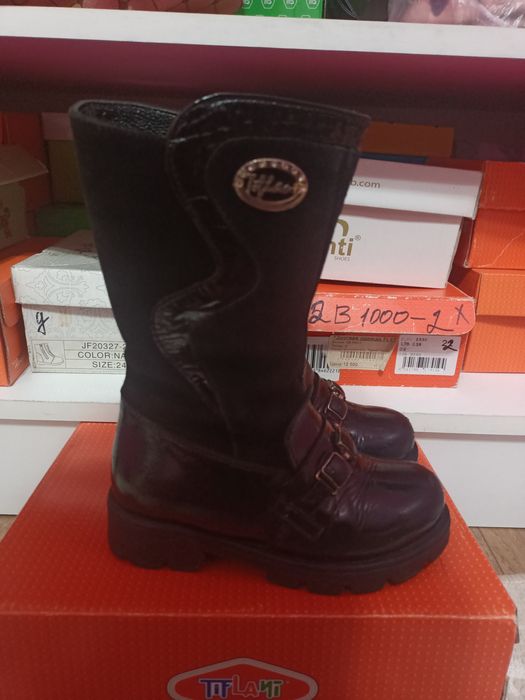 Продам ботинки зимние Тифлани