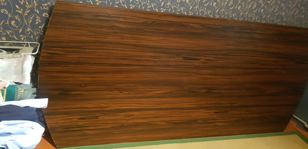 Срочно продам стол