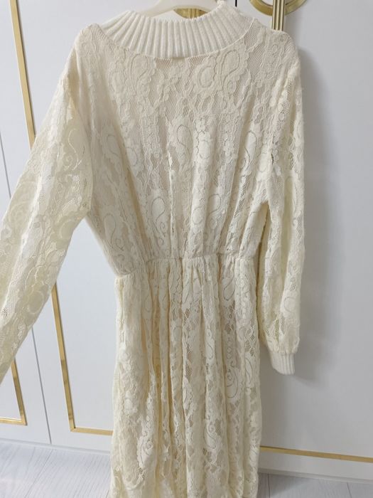 Женское платье беж