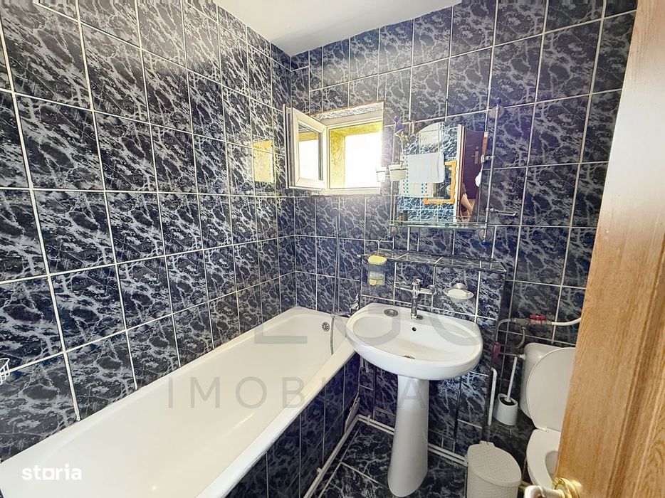 Apartament cu 2 camere, decomandat, 50 mp, parcare, zona Pod Calvaria