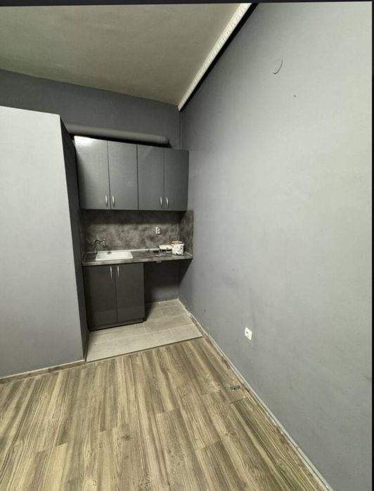 Дава се под наем Магазин в Пловдив, Център - 31 кв.м за 306 € - Снимка #1