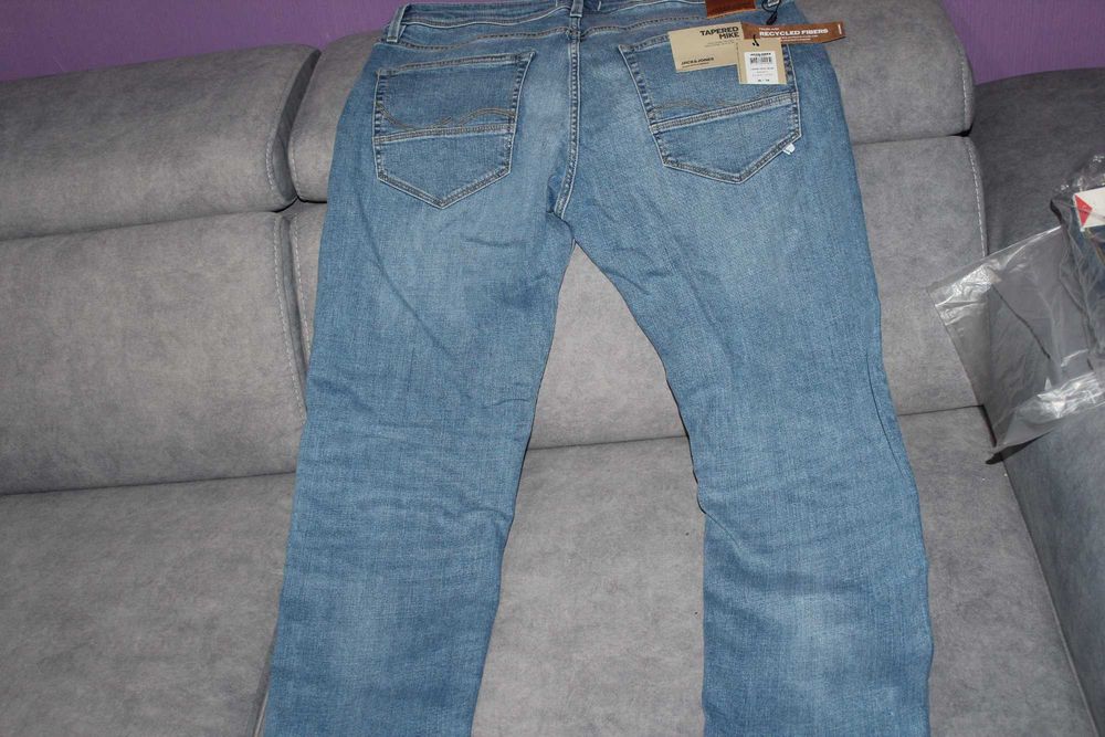 Дънки LEE COOPER чисто нови,сини и черни N36 ,един чифт JACK&JONES N36