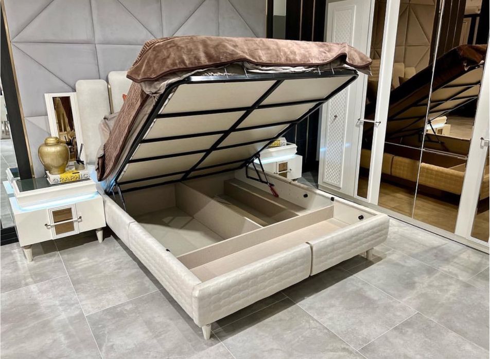 Спальный гарнитур