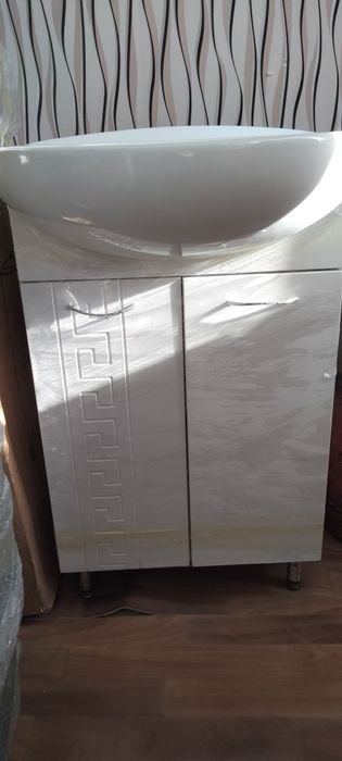 Тумбочка с раковиной