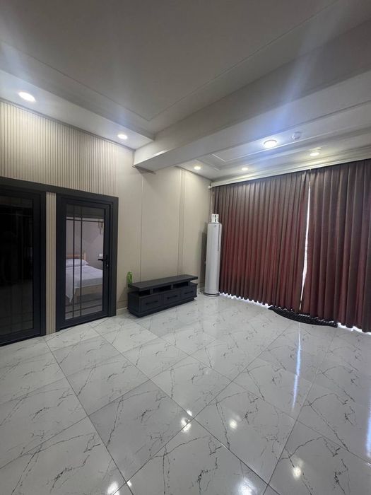 Hostel lux, Mehmonhona