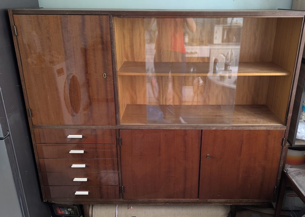 Продам сервант ссср