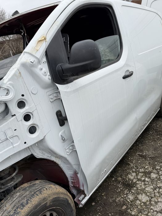 На части Бус Toyota Proace Тойота Проайс 2019г 1.6D 116кс