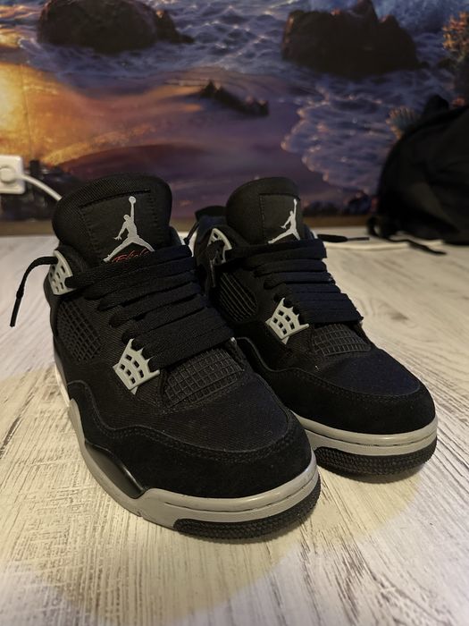 Jordan 4’ retro bred