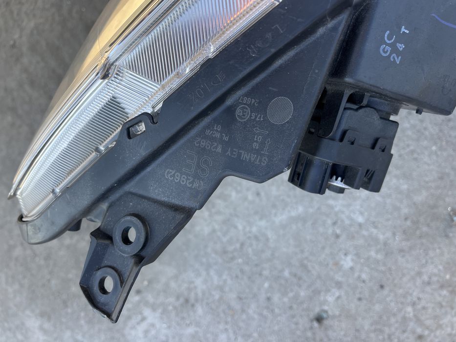 Фар Suzuki Swift 17- 2 бр ляв и десен