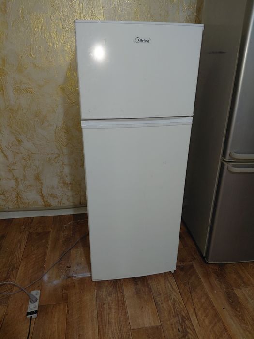 Холодилниктер сатылады 3 шт бар