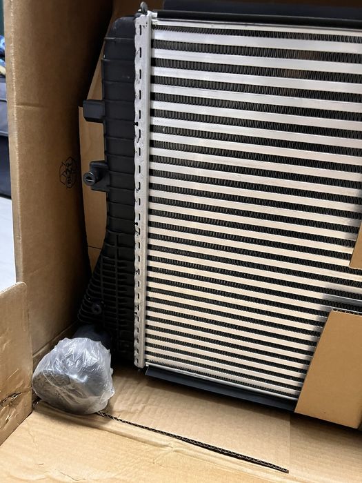 Intercooler NOU Nissens 96715 - Audi, VW, Skoda, Seat - Calitate Prem