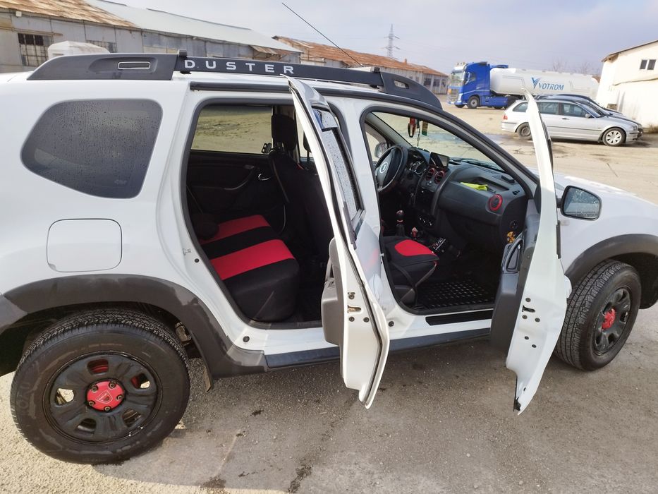 Vând Dacia Duster