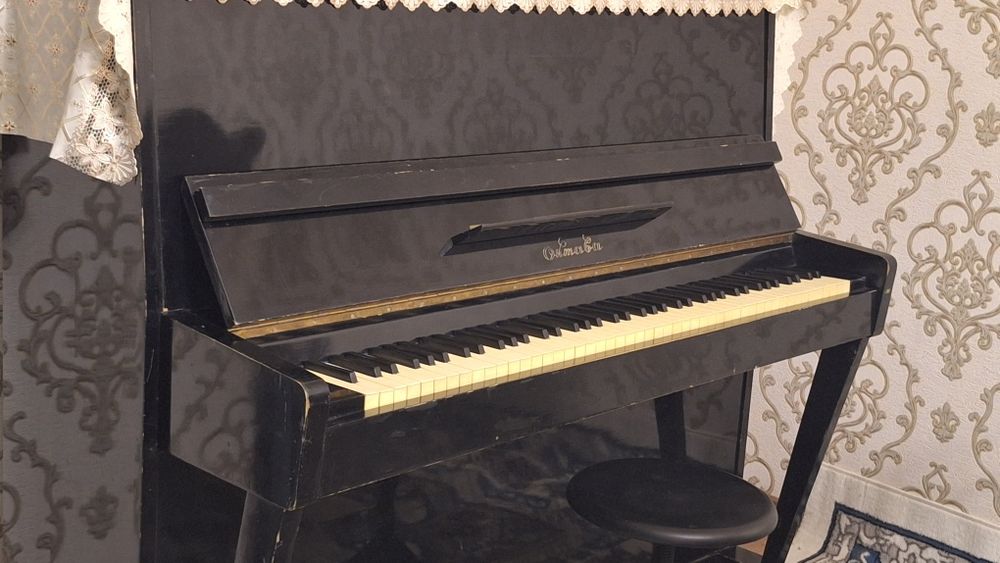 Pianino sotiladi. Stuliyam bor holati juda yaxsh. Dastavka ichida