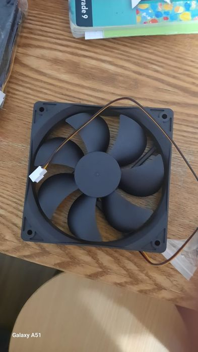 Продам корпусный вентилятор  для ПК