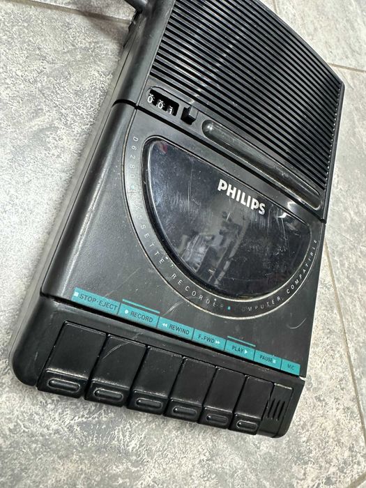 Касетофон диктодон Philips D6280 Portable Cassette Audio