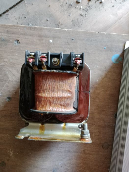 Продам трансформ.,светильники ул. и.т.д..