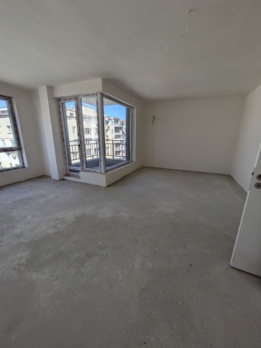 Продава се Тристаен апартамент в Бургас, Възраждане - 93 кв.м за 2366 €/кв.м - Снимка #1