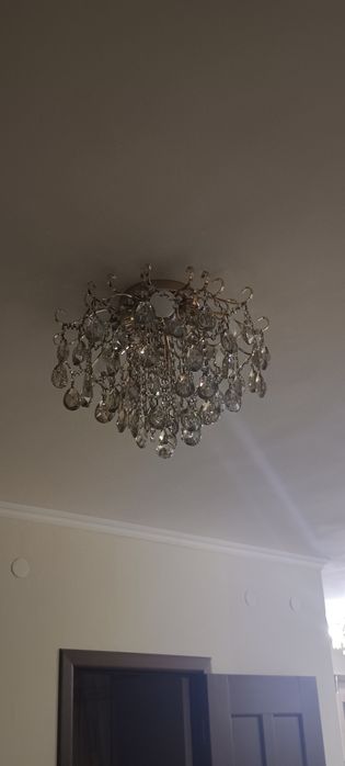 Продается люстры
