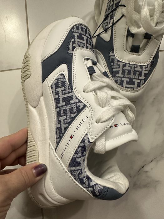 Оригинални детски маратонки Tommy Hilfiger  номерът е 34