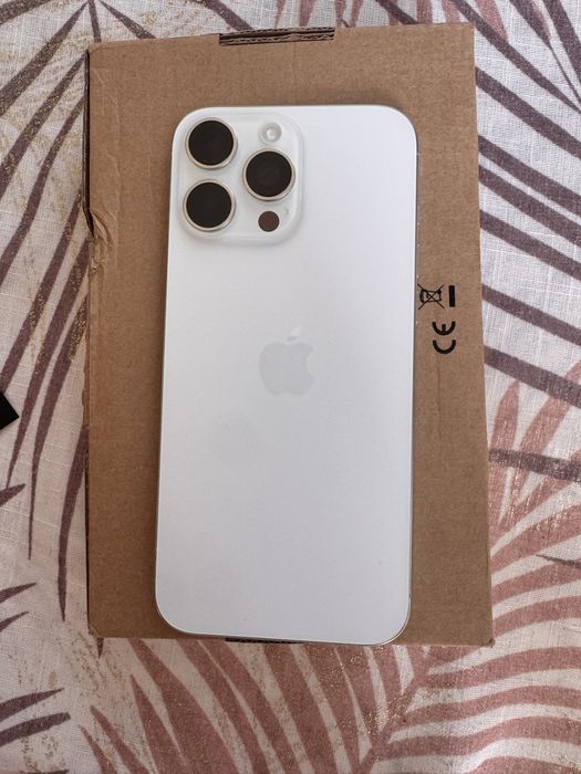 Iphone 16 Pro Max, 1 Tb  spatiu stocare ,White Titanium