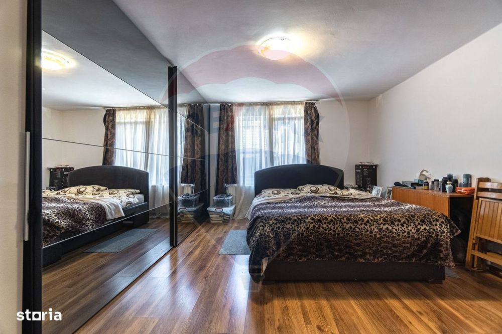 Casa Compusa Din 2 Apartamente, Scheii Brasovului| Comision 0