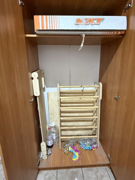 Шкаф для прихожий или для спальной.