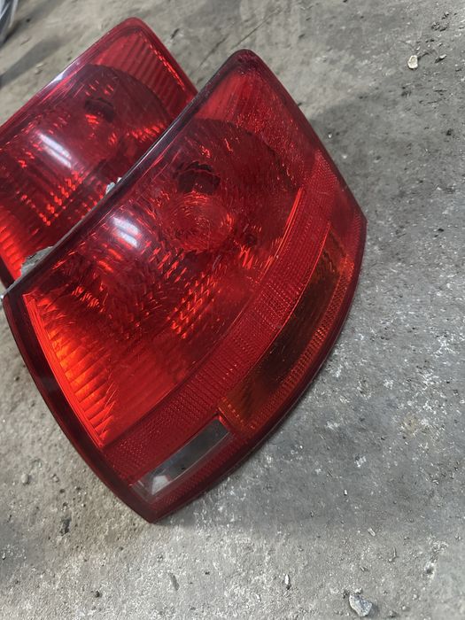Stop/stopuri tripla/triple audi a4 b7 break de pe aripi stanga/dreapta lampa/lampi spate