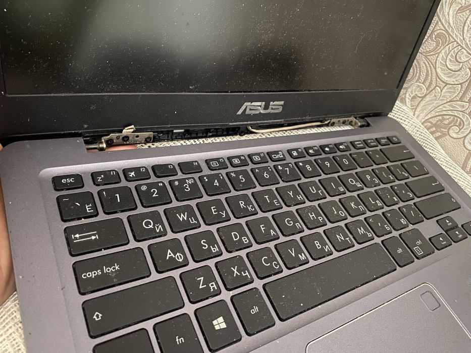 Ноутбук Asus под ремонт или запчасти