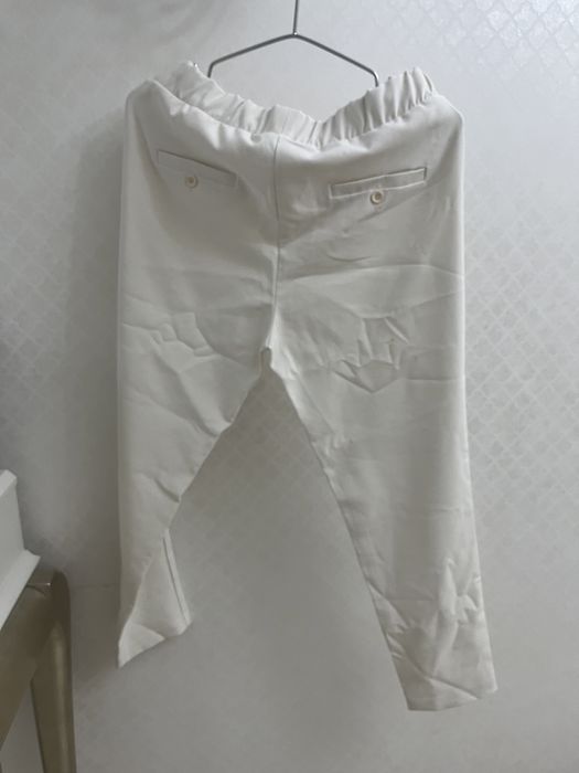 Белые джинсы