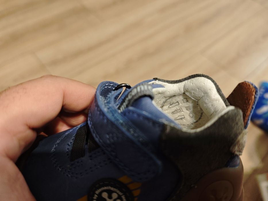 Чисто нови кожени бебешки обувки Biomecanics 19 номер