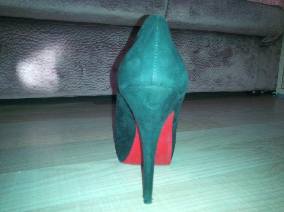 Черни елегантни велурени обувки