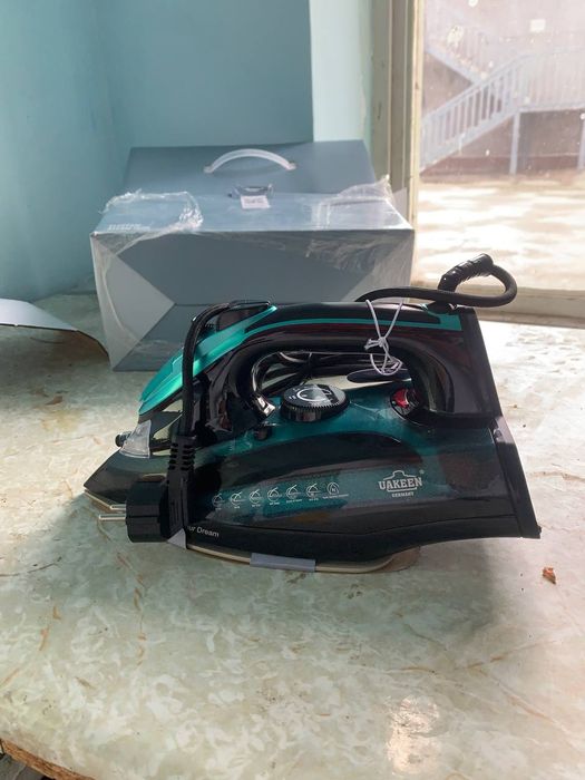 Утюг с гарантией из германии (UAKEEN)