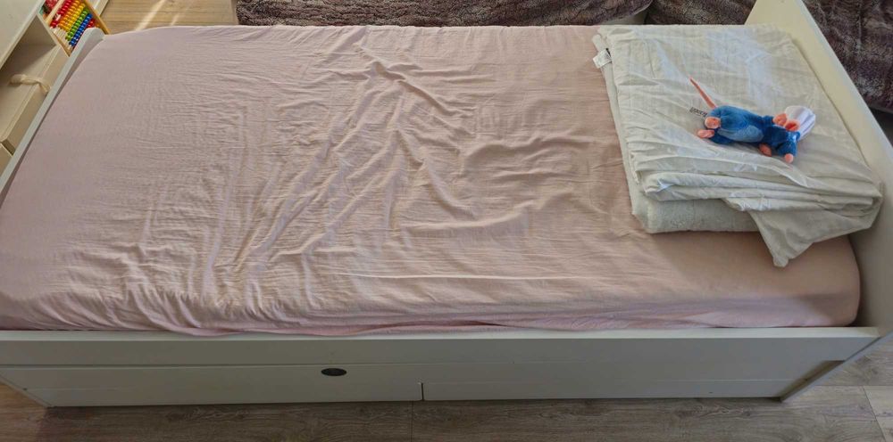 Pat extensibil pentru copii 200x90 cm, cu 2 saltele și 2 sertare. 850 lei lej