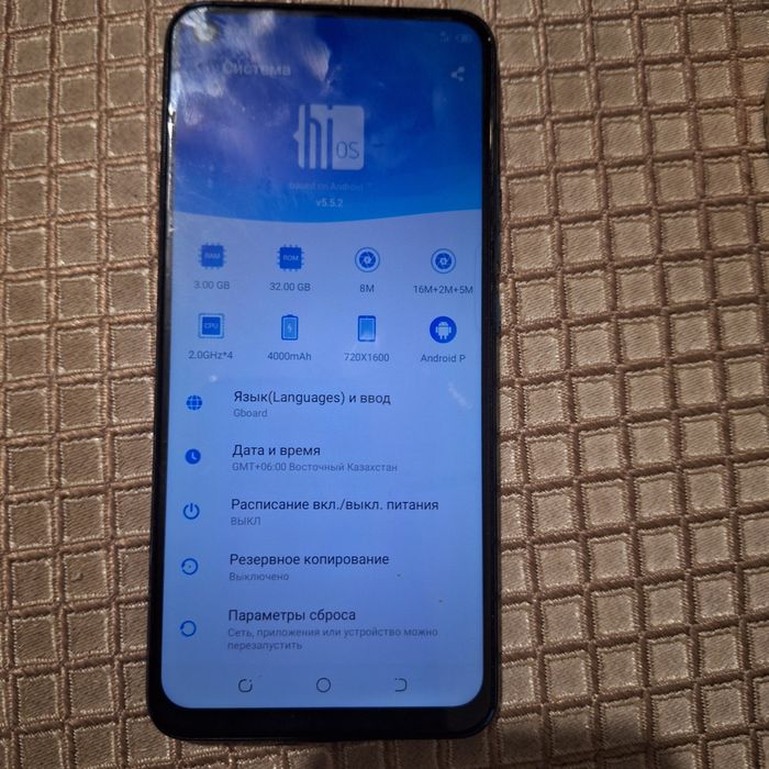 Продаю телефон tehno